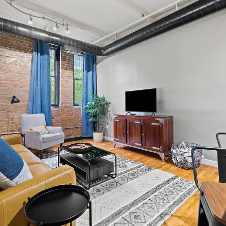 Lakefront Loft - Downtown - Shuffle Board Table